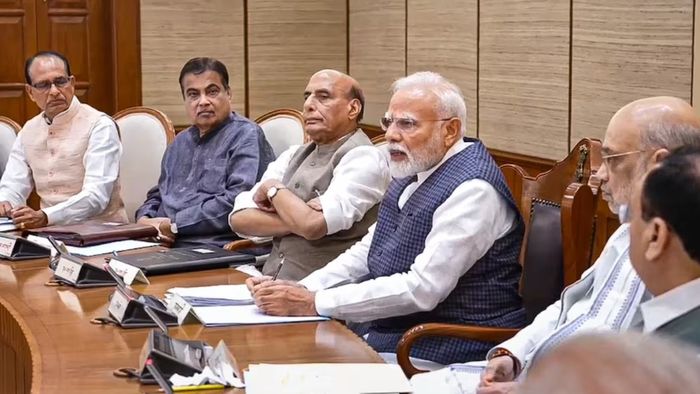 কেন্দ্রীয় মন্ত্রীদের পরামর্শ 'অভিভাবক' মোদীর