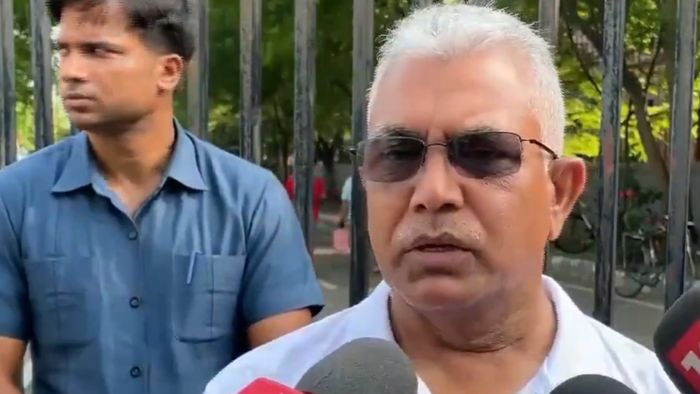 মমতার বিরুদ্ধে অবশ্যই FIR হওয়ায় উচিত, দাবি মন্ত্রী দিলীপ ঘোষের