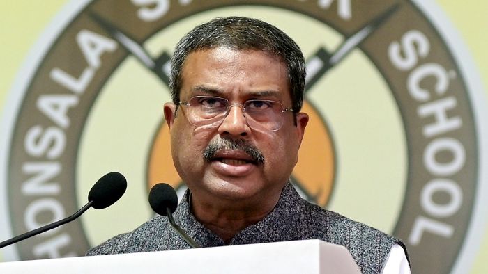 দেশজুড়ে CBSE-র OSM বিতর্কের মঝেই বাড় দাবি কেন্দ্রীয় শিক্ষামন্ত্রীর