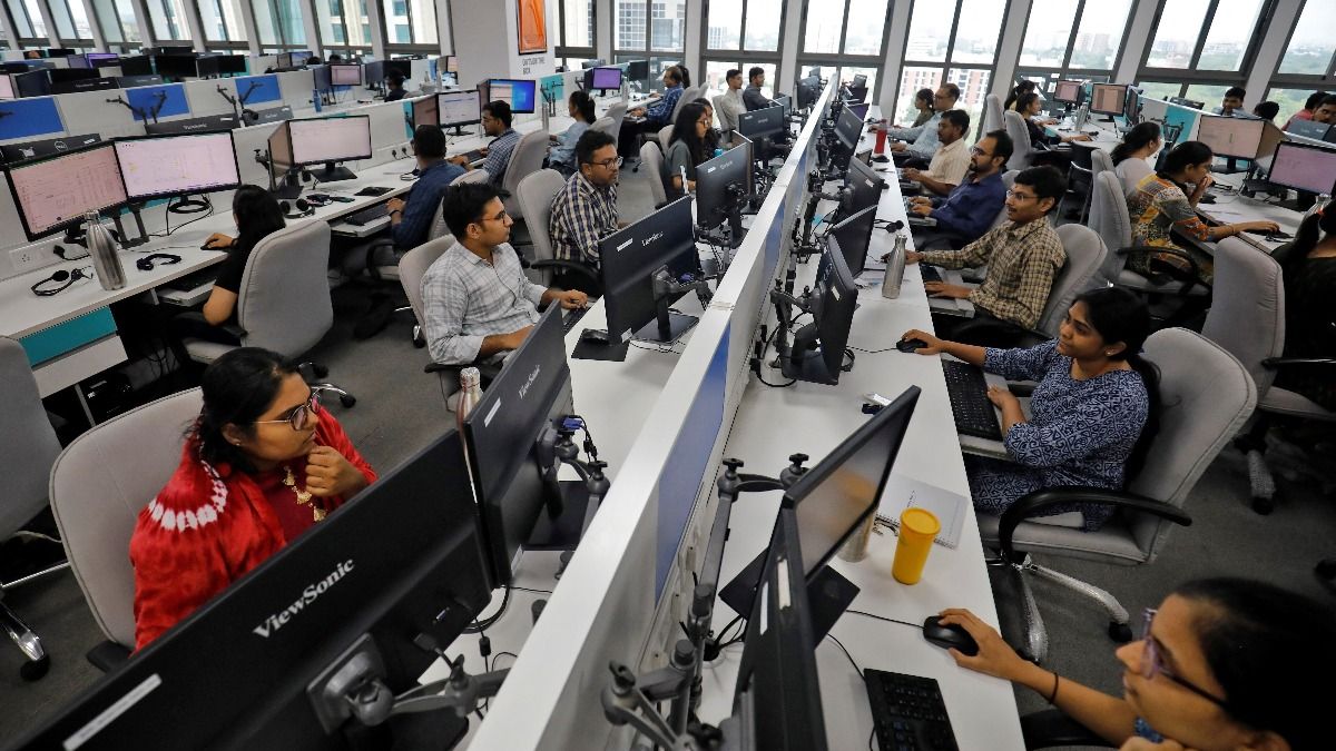 'চলতি বছরের শেষেই...' Software Engineer দের ভয় ধরালেন Claude Code কর্তা