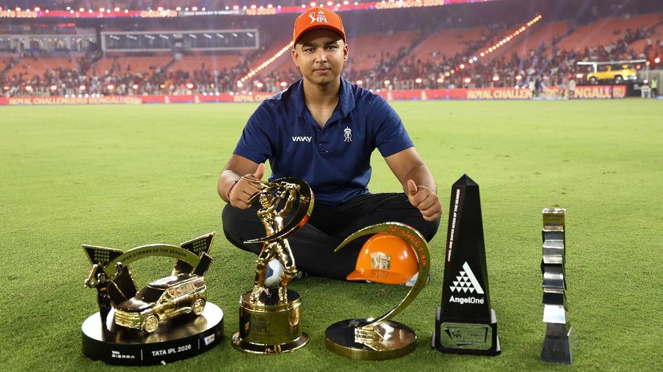 জিতল RCB, কিন্তু একের পর এক প্রাইজ বৈভবের, কত টাকা পাচ্ছে ১৫-র কিশোর? চোখ কপালে উঠবে জিতল RCB, কিন্তু একের পর এক প্রাইজ বৈভবের, কত টাকা পাচ্ছে ১৫-র কিশোর? চোখ কপালে উঠবে