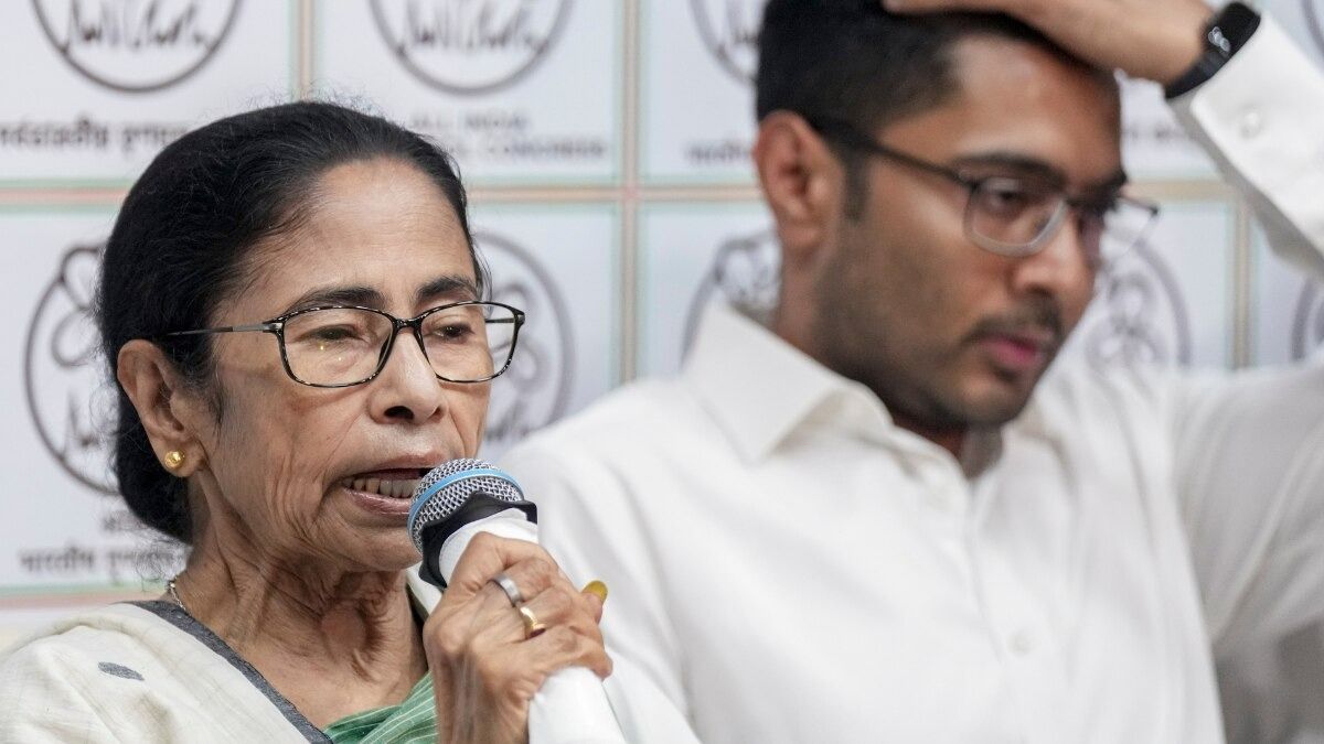 এ বার মমতার সাংসদীয় দলেও বড় ভাঙন? অভিষেকের বিরুদ্ধে ক্ষোভ কিন্তু দিল্লিতেও