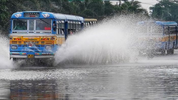 হালকা বৃষ্টিতে ভিজতে পারে কলকাতা