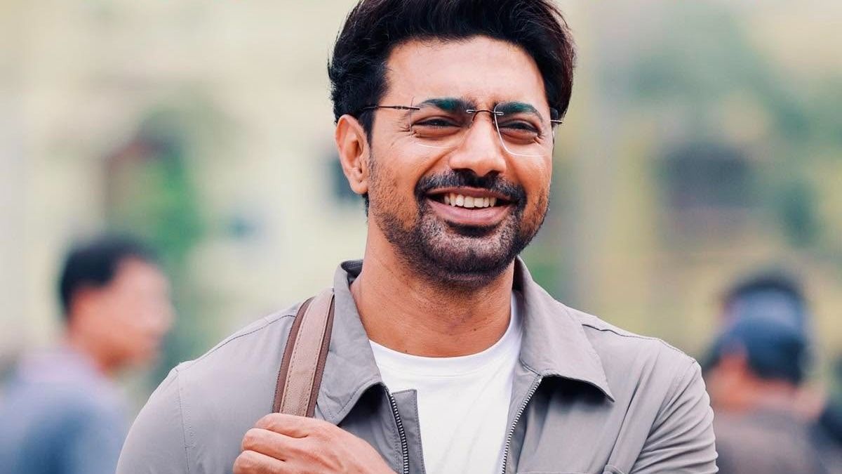 দেব (ছবি: ফেসবুক)