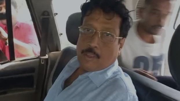 'ফাঁসিকাঠে উঠতে' তৈরি সব্যসাচী, পুলিশের গাড়িতে বসে 'বড় গলা' বিধাননগরের প্রাক্তন মেয়রের