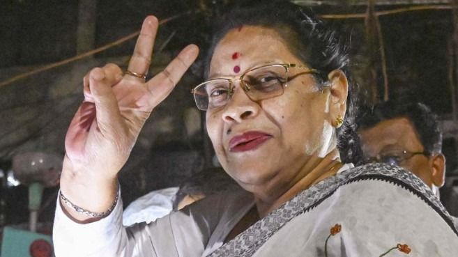 মালা রায়কেও খোয়াচ্ছেন মমতা, 'বিদ্রোহী' শিবিরের পথে TMC সাংসদ 