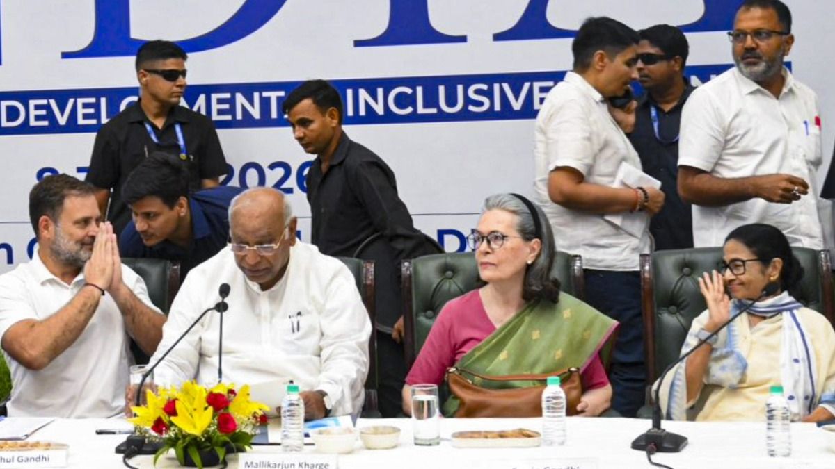 কংগ্রেসে ঘরওয়াপসি মমতার? সঞ্জয় রাউতের মন্তব্যে বড় ইঙ্গিত