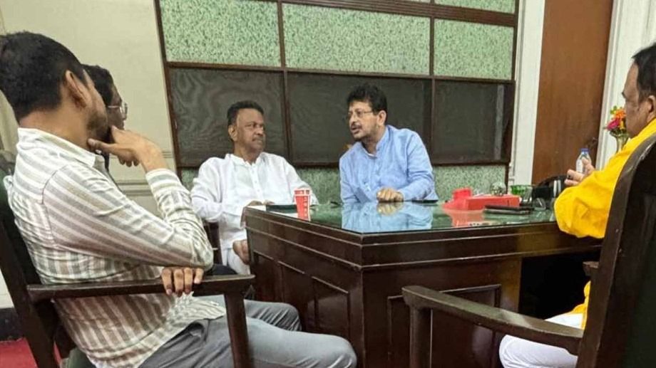 ফিরহাদ কি আজই 'বিদ্রোহী' শিবিরে সই করছেন? দল ভারী হচ্ছে ঋতব্রতদের