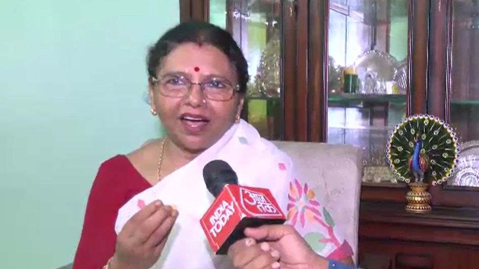 ‘দিদির সঙ্গেই আছি’, বিদ্রোহী শিবিরে যোগের জল্পনা উড়িয়ে দিলেন তৃণমূল সাংসদ প্রতিমা মণ্ডল ‘দিদির সঙ্গেই আছি’, বিদ্রোহী শিবিরে যোগের জল্পনা উড়িয়ে দিলেন তৃণমূল সাংসদ প্রতিমা মণ্ডল