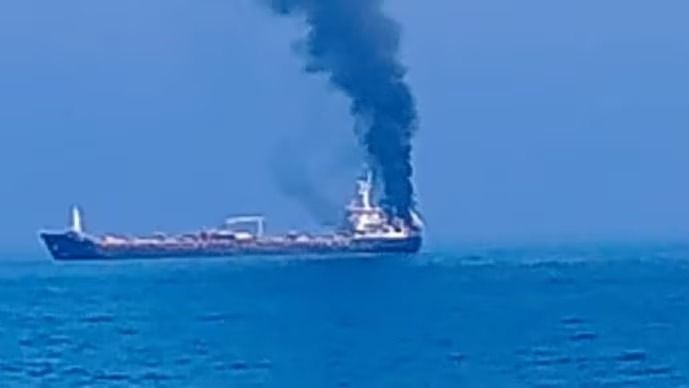 ওমান উপসাগরে ফের ভারতীয় নাবিকদের জাহাজে আমেরিকার হামলা, বাড়ছে উদ্বেগ 