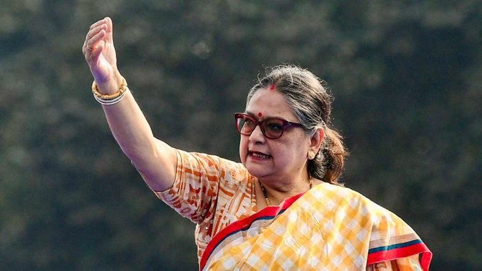 তৃণমূলের অন্দরের রাজনৈতিক সমীকরণ নিয়ে নতুন করে জল্পনা শুরু হয়েছে।