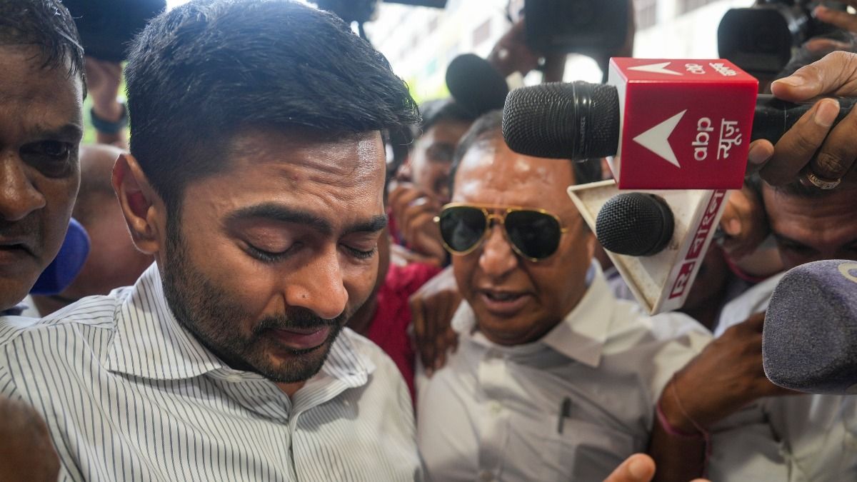 টানা ১১ ঘণ্টা অভিষেককে জিজ্ঞাসাবাদ ED-র, বেরিয়ে বললেন, 'মাথা নত করব না'  