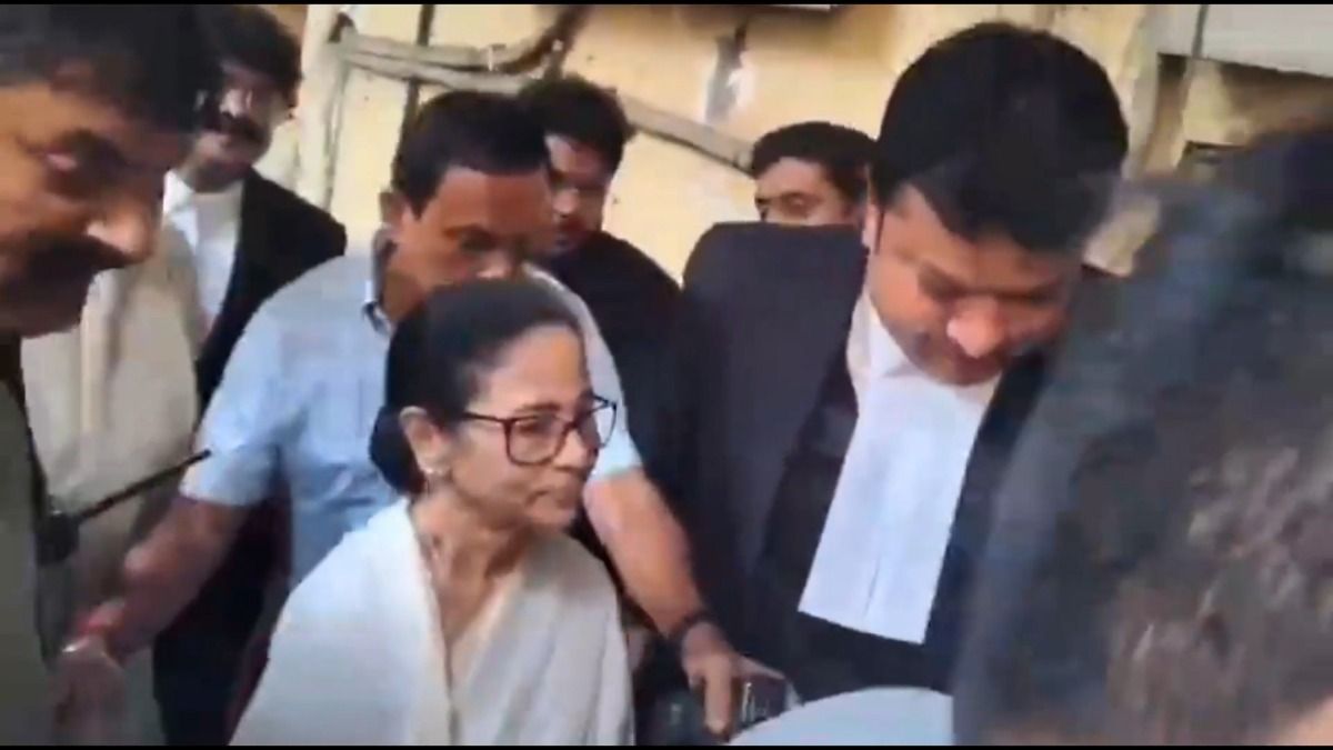 ভবানীপুরে শুভেন্দুর কাছে হারকে চ্যালেঞ্জ, হাইকোর্টে হাজির মমতা