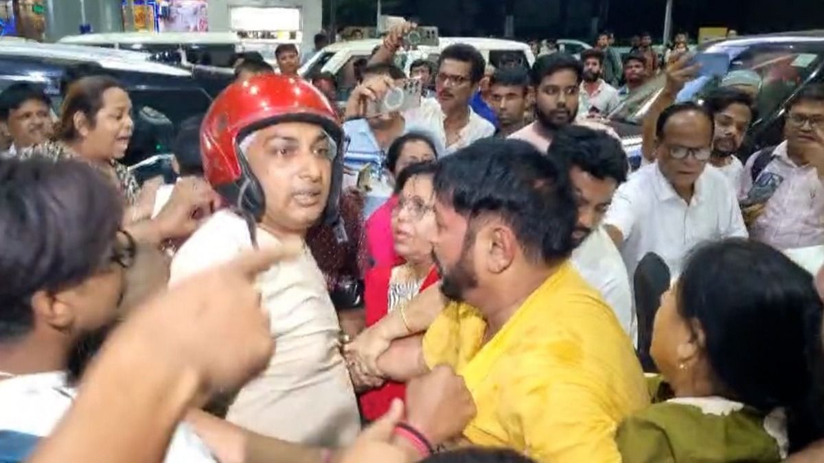অভিষেক আসবেন, ডিম নিয়ে অপেক্ষা, এয়ারপোর্টে TMC-BJP হাতাহাতি