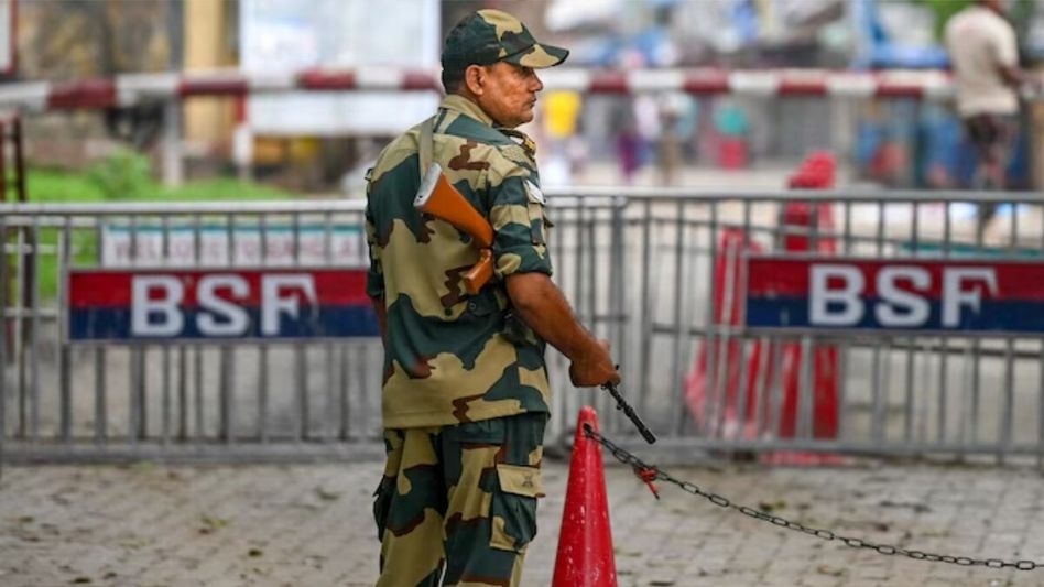 বাংলাদেশি ঢুকে যাচ্ছে, বাধা দিতেই ব্যাপক উত্তেজনা, মালদা বর্ডারে হাই অ্যালার্ট জারি বাংলাদেশি ঢুকে যাচ্ছে, বাধা দিতেই ব্যাপক উত্তেজনা, মালদা বর্ডারে হাই অ্যালার্ট জারি