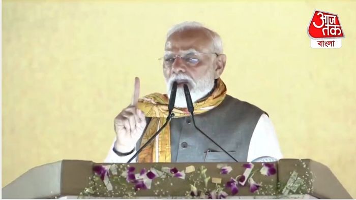 শ্যামাপ্রসাদ মুখোপাধ্যায়ের ভূমিকা স্মরণ করলেন।