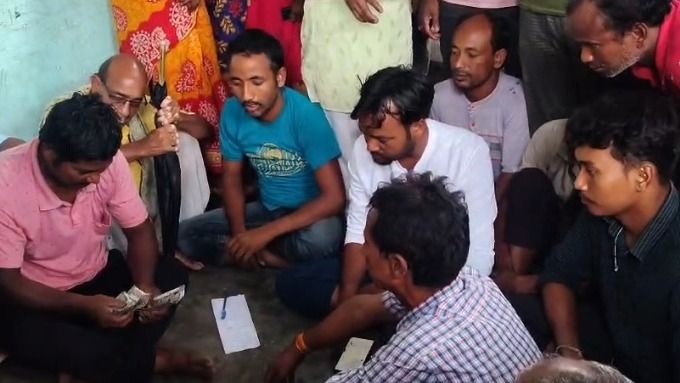 কাটমানি ফেরালেন ৩ TMC নেতা, বলছেন, 'দলের নির্দেশেই টাকা তুলতাম'