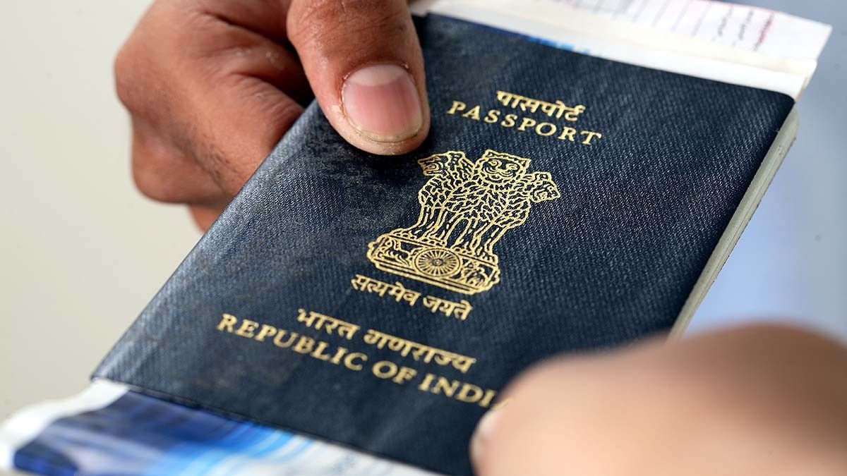 মহার্ঘ হচ্ছে বিদেশযাত্রা, এক ধাক্কায় বাড়ল পাসপোর্ট তৈরির খরচ