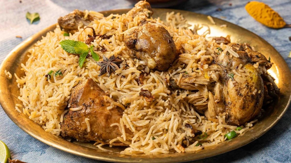 বিরিয়ানিতে ‘বিষ’ মেশানোর অভিযোগ! বনগাঁয় খাদ্য দফতরের অভিযান, সিল হল দোকান