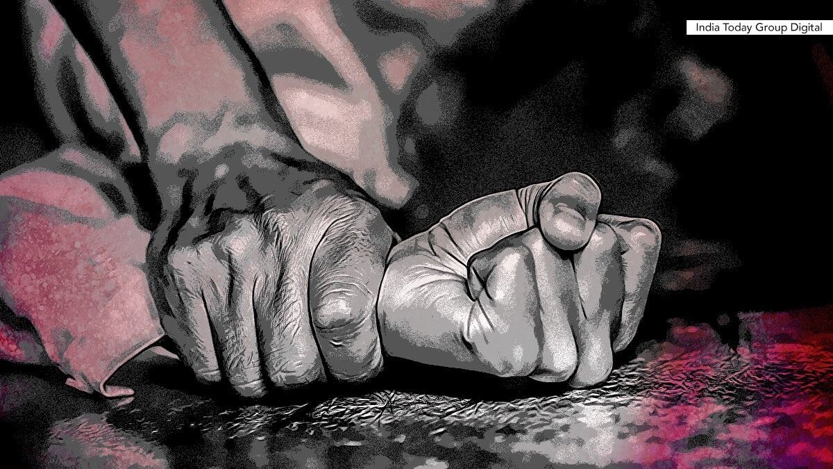 নাবালিকাকে ৩০ জন মিলে ধর্ষণ, অপহরণ করে হোটেলে বিক্রি করেছিল রিক্সাচালক 