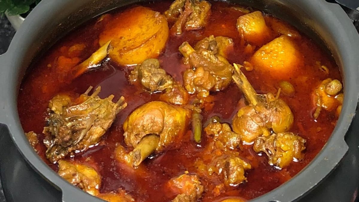 দেশি মুরগির লাল ঝোল