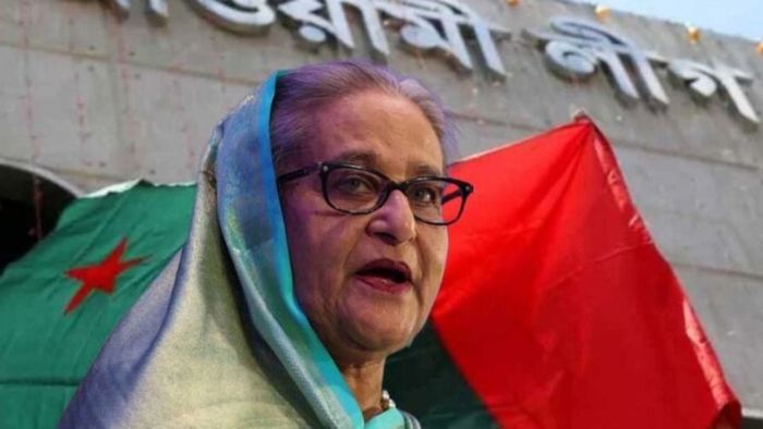 আওয়ামি লিগের মেগা সমাবেশ ঘিরে তুমুল উত্তেজনা বাংলাদেশে
