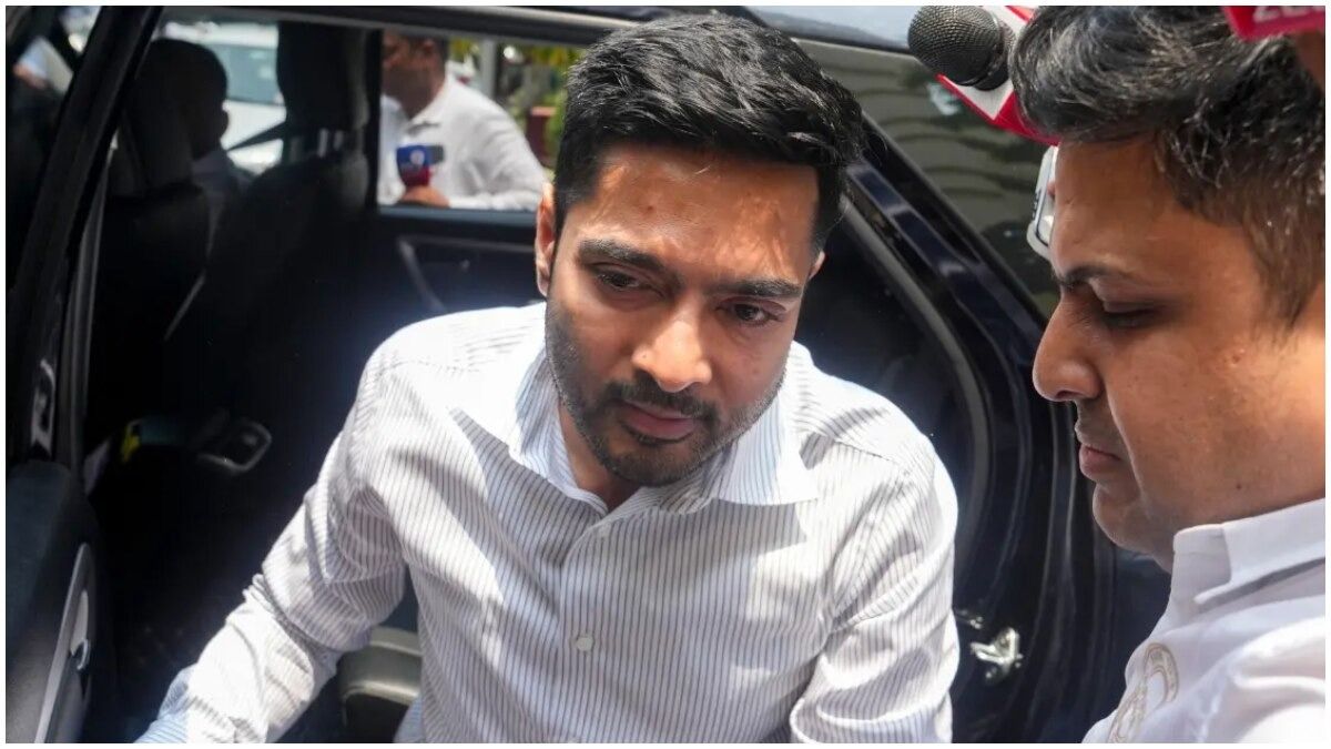 'ডিজে বাজবে' মন্তব্য মামলায় ধাক্কা অভিষেকের, আদালতে হাজির হয়ে দিতে হবে কণ্ঠস্বরের নমুনা