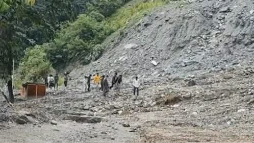 সিকিম-শিলিগুড়ি একাধিক রাস্তা বন্ধ, বাঘপুলের কাছে ট্রাফিক নিয়ন্ত্রণ, যাওয়ার আগে যা জানা জরুরি