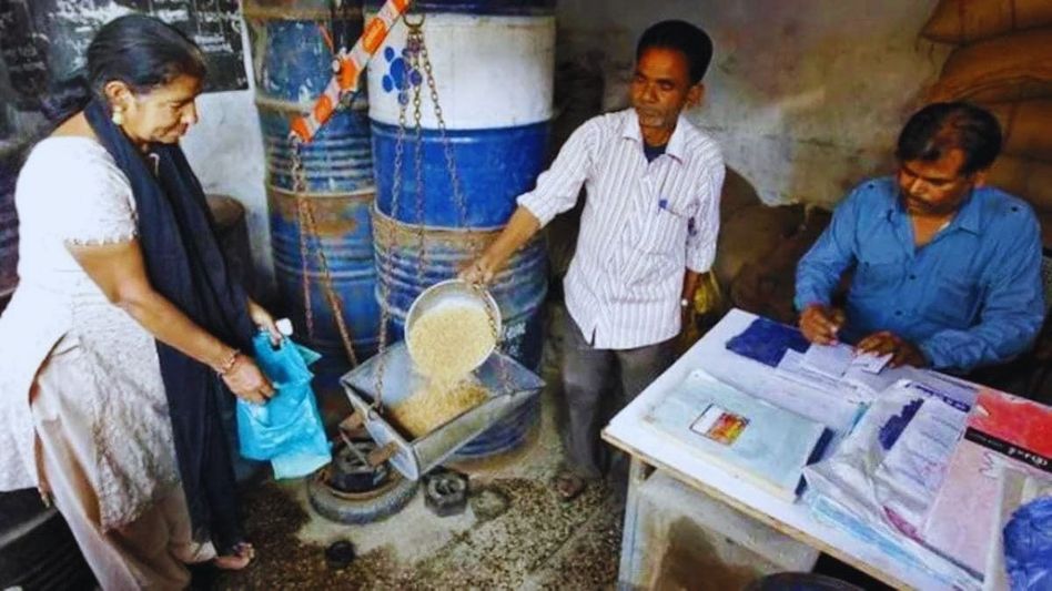 বিনামূল্যে রেশন পাবেন কারা? কী কী নথি লাগবে? রইল আবদনের পদ্ধতি বিনামূল্যে রেশন পাবেন কারা? কী কী নথি লাগবে? রইল আবদনের পদ্ধতি