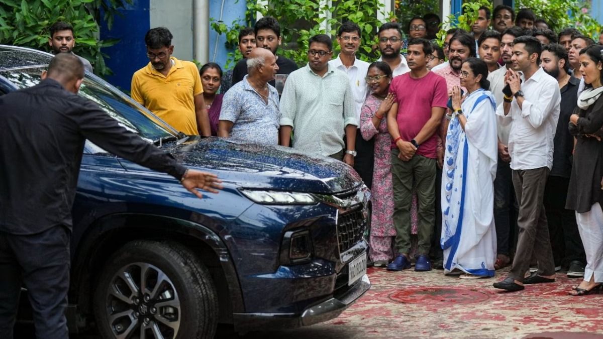 মমতা-জয়া বচ্চনের সাক্ষাৎ নিয়ে মুখ খুললেন মহুয়া মৈত্র, কটাক্ষ ঋতব্রতদেরও