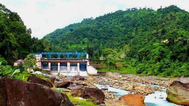 ধস নেমে এক মাস ধরে বিচ্ছিন্ন এই জনপ্রিয় পর্যটন কেন্দ্র, আপনার প্ল্যান থাকলে আগেই সাবধান