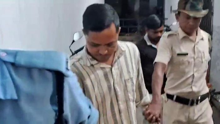 Youth Arrest CM Suvendu: মুখ্যমন্ত্রীর বিরুদ্ধে আপত্তিকর পোস্টের অভিযোগে গ্রেফতার যুবক, প্রশ্নের মুখে নতুন সরকার