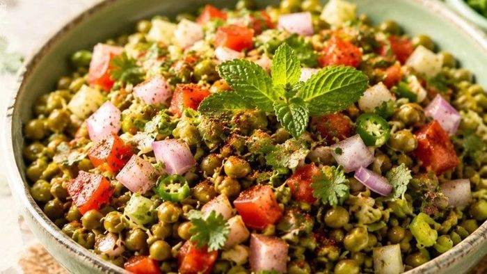Moong Dal Chat For Weight Loss: এই সুস্বাদু চাট নিয়মিত খেলে চরচর করে কমবে ওজন, কীভাবে বানাবেন জেনে নিন