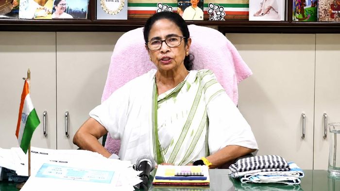 Mamata Banerjee: 'বাড়ির সামনে একাধিক পুলিশ বাহিনী, আমাকে নাকি হাউজ অ্যারেস্ট করা হয়েছে', ক্ষোভ মমতার