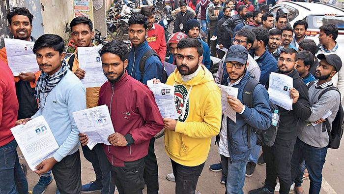 State Bank Of India Vacancies: গ্র্যাজুয়েটদের জন্য স্টেট ব্যাংকে মোটা মাইনের চাকরি, সময় কম; দ্রুত আবেদন করুন