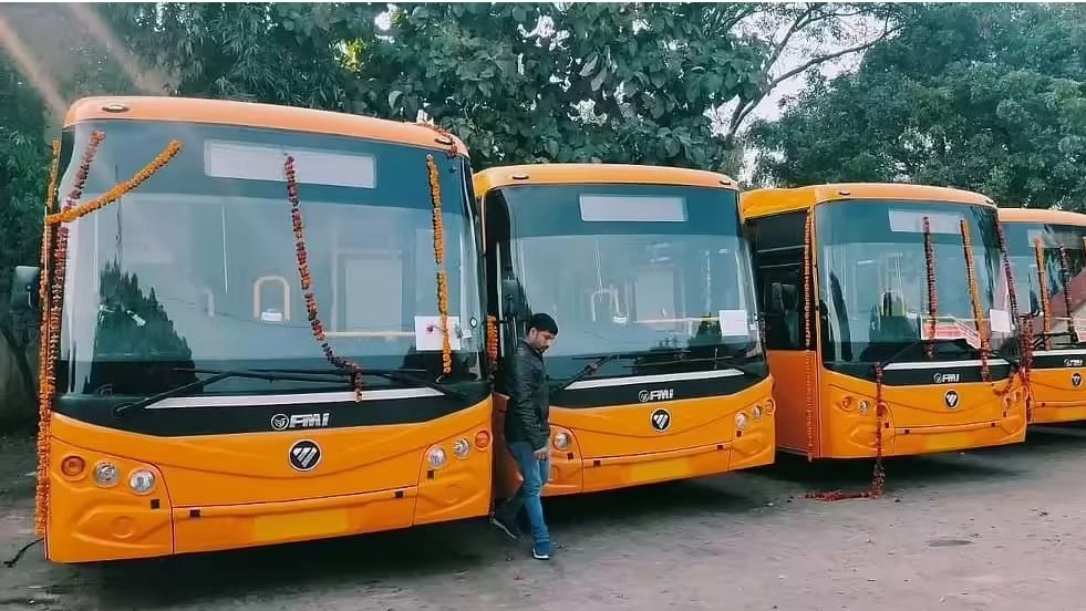 বাংলায় পাল্টে যাচ্ছে সরকারি বাসের রং, কী হবে? জানিয়ে দিলেন পরিবহণমন্ত্রী অর্জুন সিং