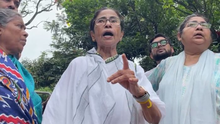 তৃণমূলের মিছিলে ধুন্ধুমার ঘিরে সরব মমতা