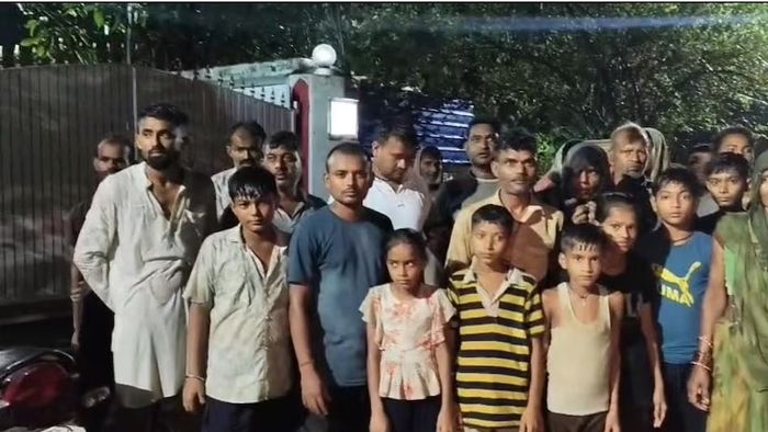 জেলাশাসকে দুয়ারে গ্রামবাসীরা-ফাইল ছবি