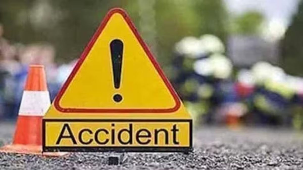 বাগডোগরায় ব্রেক ফেল করে উড়ালপুলে ধাক্কা বাসের, চাকায় পিষ্ট হয়ে মৃত ১, জখম বহু