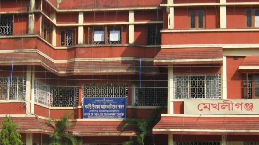 আবাস যোজনার নামে টাকা তোলার অভিযোগে মেখলিগঞ্জে গ্রেফতার ২ TMC নেতা