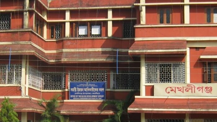 আবাস যোজনার নামে টাকা তোলার অভিযোগে মেখলিগঞ্জে গ্রেফতার ২ TMC নেতা