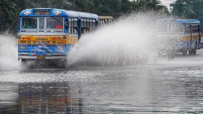 কলকাতাতেও বৃষ্টির শঙ্কা, আজ কেমন থাকবে আবহাওয়া?