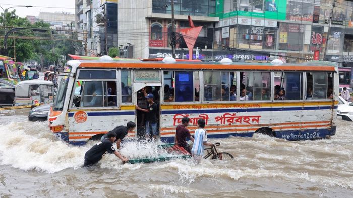 ওপার বাংলায় ভয়াবহ বন্যা।