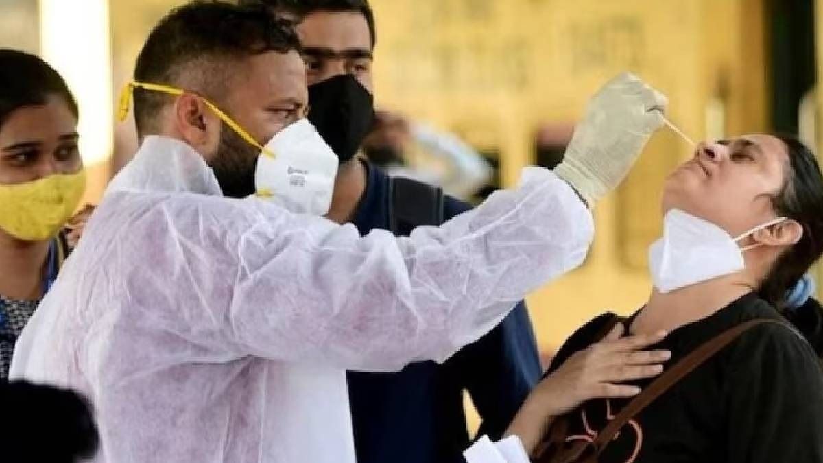 দেশে করোনায় মৃত ২, ফের ছড়াচ্ছে সংক্রমণ, ঠিক কতটা ভয়াবহ পরিস্থিতি?