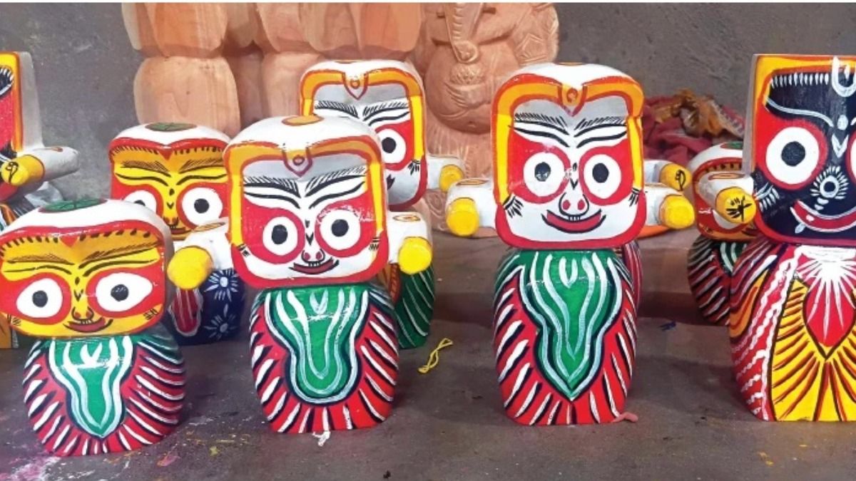রথের আগে ব্যস্ত নতুনগ্রাম, পুরীর জগন্নাথের আদলে তৈরি হচ্ছে ১২ হাজার কাঠের বিগ্রহ