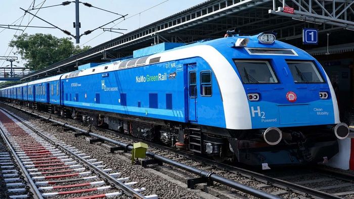 হাইড্রোজেন ট্রেন (Photo-X/@RailMinIndia)