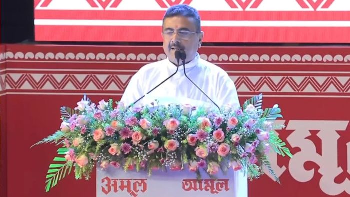 সমবায় মন্ত্রী অমিত শাহের উপস্থিতিতে তিনি আমূলকে পশ্চিমবঙ্গে আরও দু’টি আইসক্রিম কারখানা গড়ে তোলার আর্জি জানান।