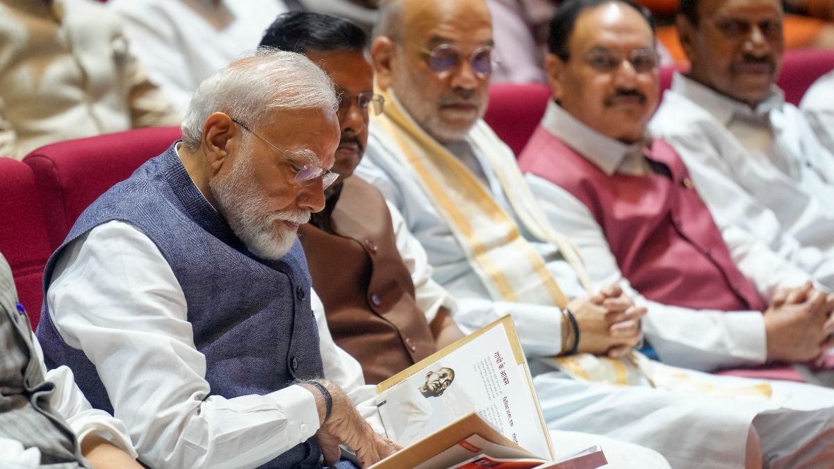  'NEET প্রশ্নফাঁস মহাপাপ,' 'আরশোলাদের' আন্দোলনের মাঝেই মুখ খুললেন মোদী 