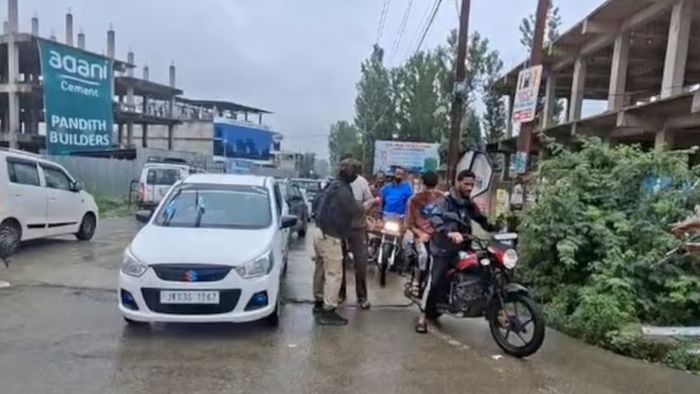 ফের জম্মু ও কাশ্মীরে জঙ্গির গুলিতে মৃত্যু পুলিশের