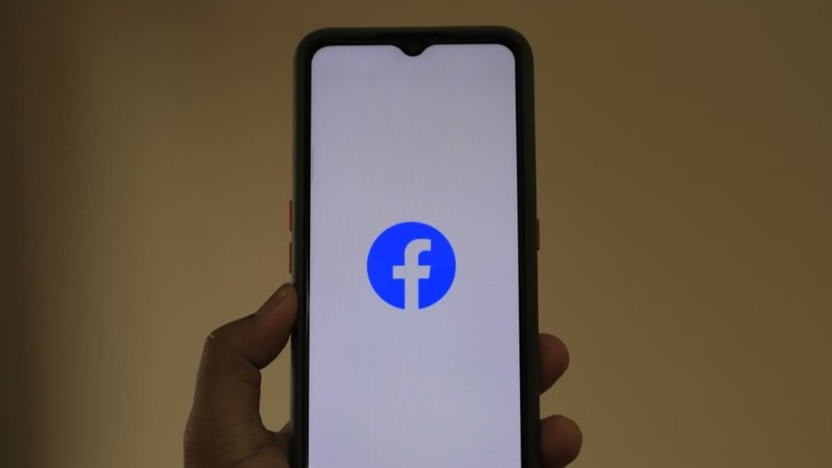 সবাইকে FREE-তে ভেরিফায়েড ব্যাজ দিচ্ছে Facebook, ফেক প্রোফাইল ধরতে বড় সিদ্ধান্ত